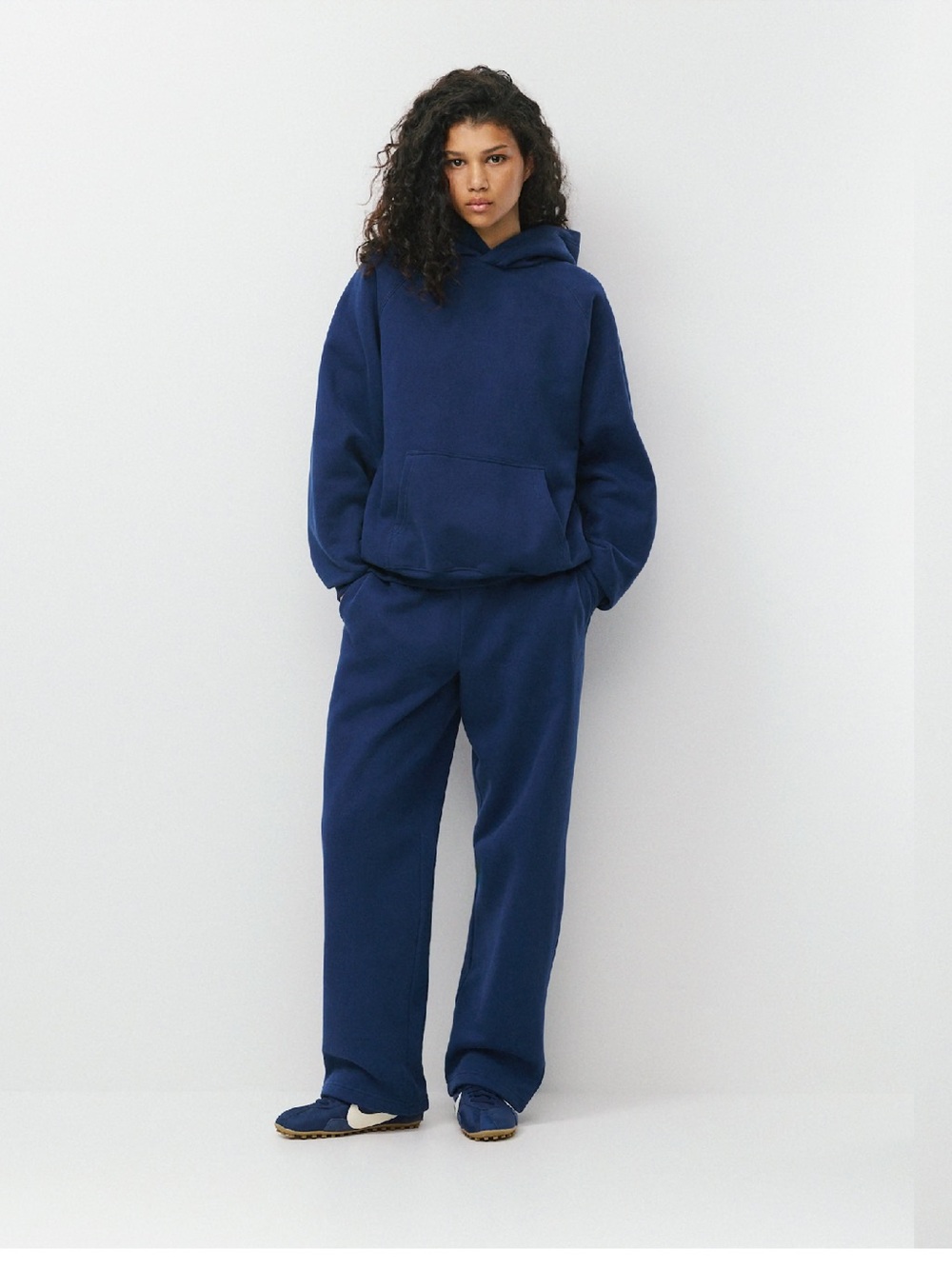 Aritzia Women's Byron Blue Sweat Set- Cozy Everyday Style